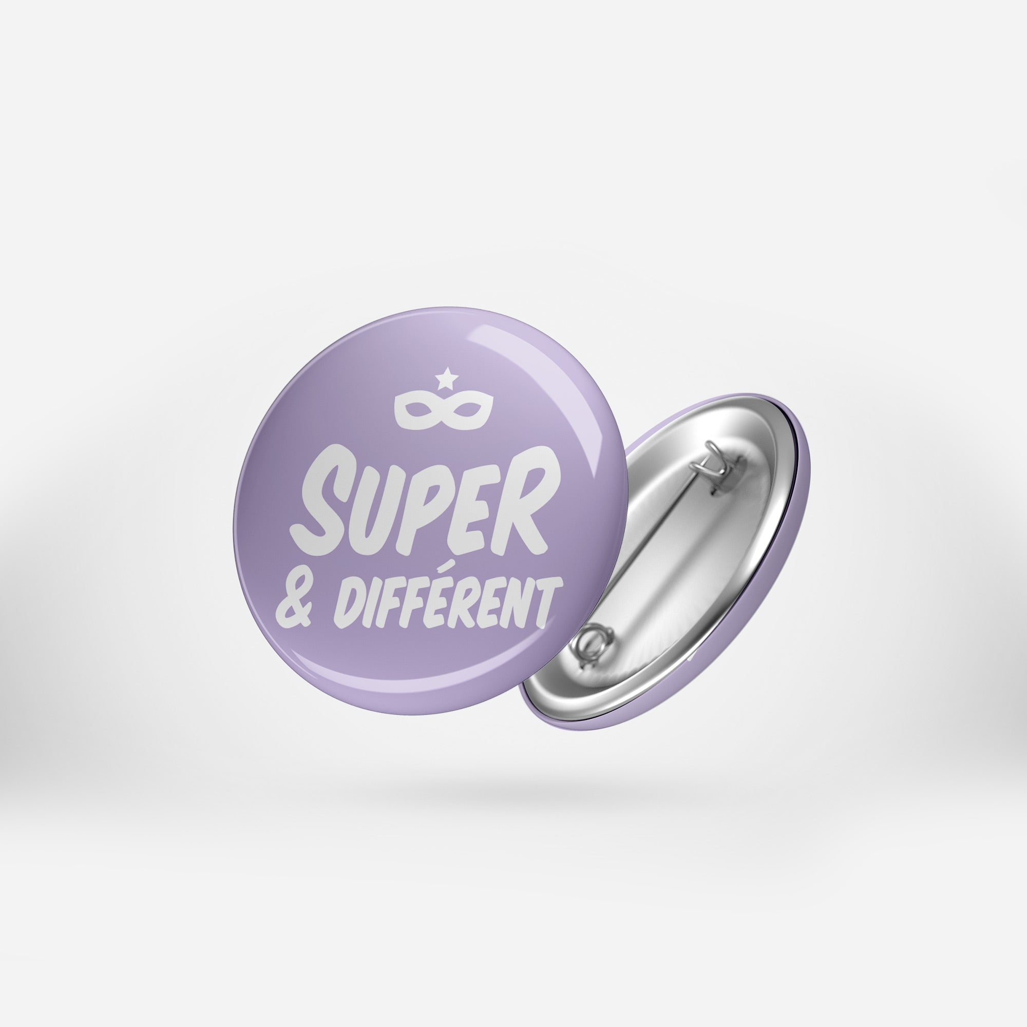 Badge SUPER & DIFFERENT - Ø 32mm Mauve